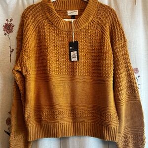 Universal Thread Mustard Crew Neck Sweater